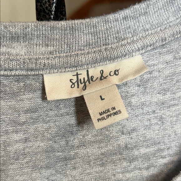 Style & Co. Heather Gray and Navy Blouse - Picture 2 of 7